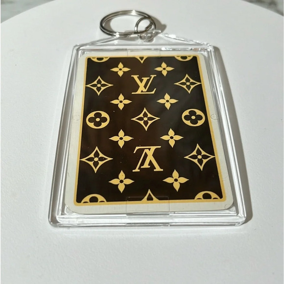LOUIS VUITTON VINTAGE QUEEN OF DIAMOND PLAYING CARD KEYCHAIN. EUC - Picture 4 of 4